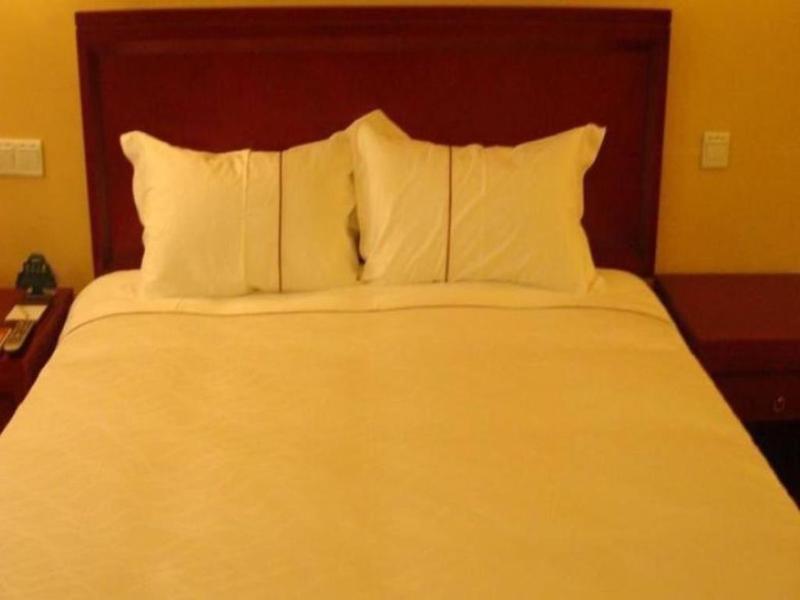 הואהי'אן Greentree Inn Jiangsu Huaian Chuzhou Avenue Business Hotel מראה חיצוני תמונה